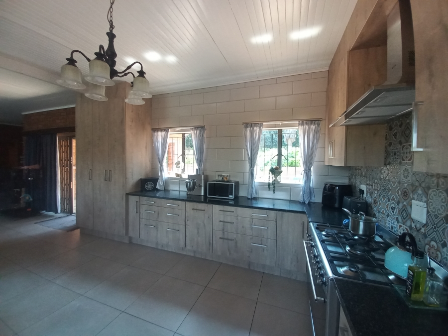 4 Bedroom Property for Sale in Safari Gardens North West